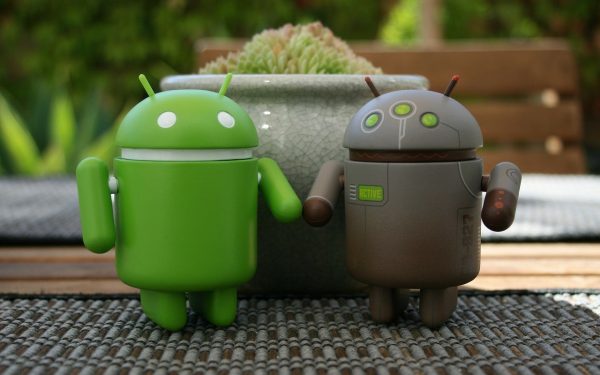 two-androids-thinking-of-android-technology-kotlin-vs-java
